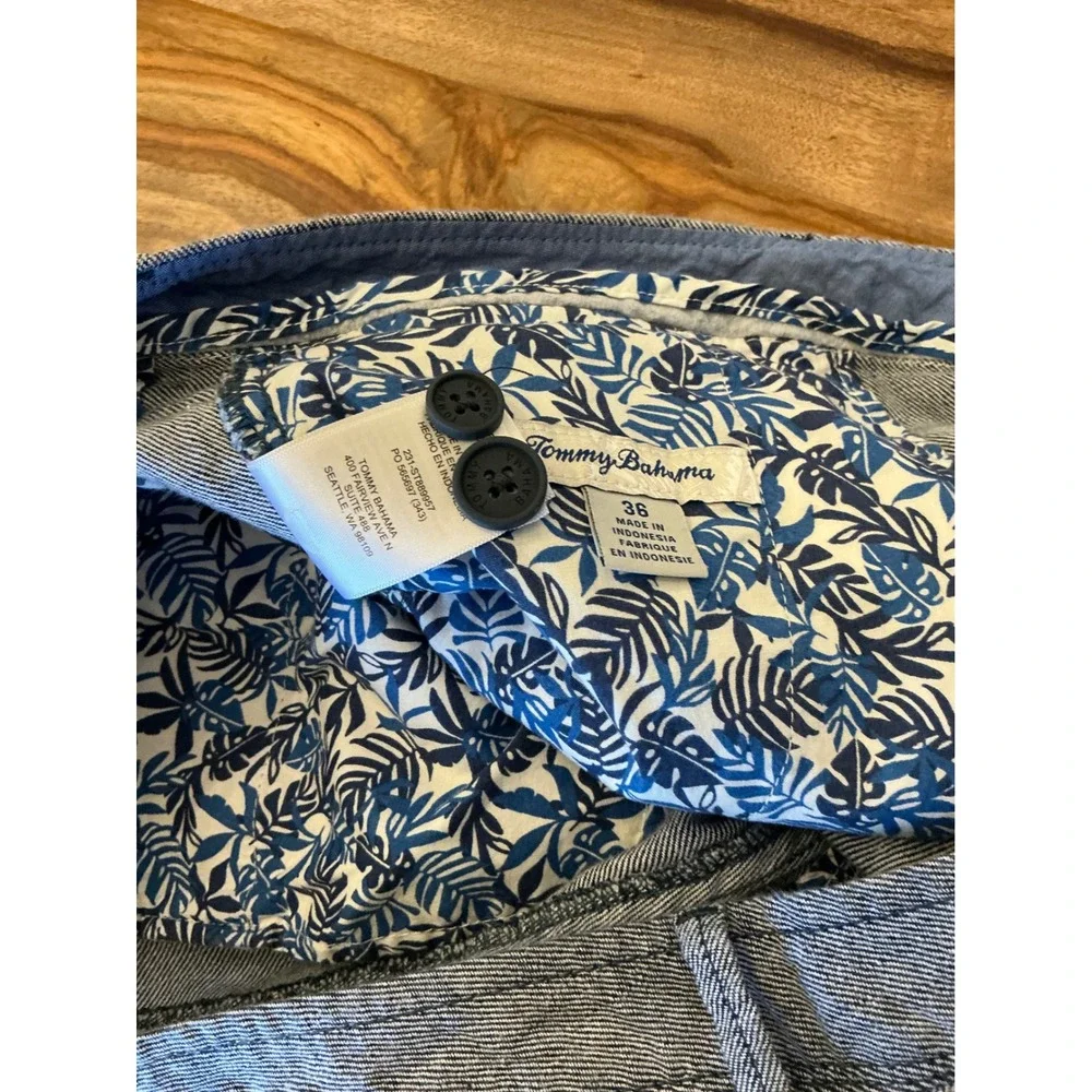 Tommy Bahama Mens 36 Blue Linen Blend Chambray Shorts Flat Front Resort Casual